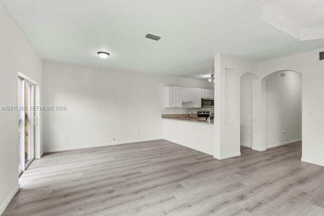 Building Photo - 5090 SW 136th Ave
