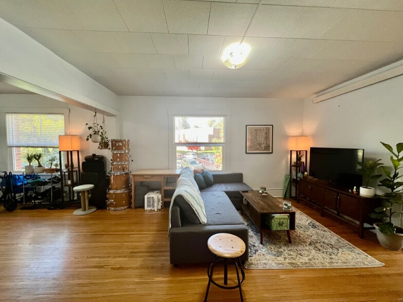 Building Photo - 1632 9th St