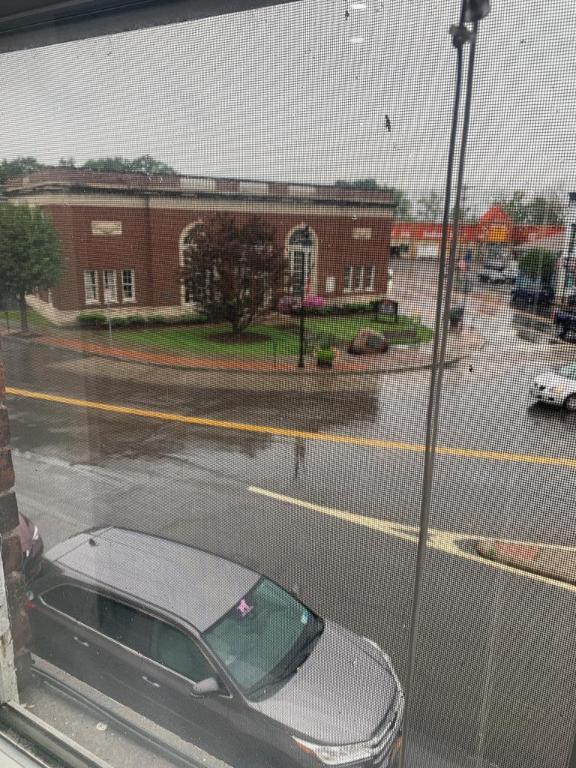 Building Photo - 105 E Franklin St