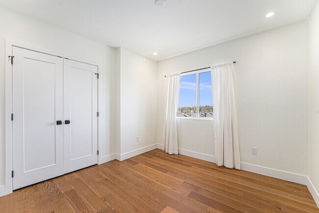 Building Photo - Modern Townhouse in Prime Location Near Sloan's Lake - 2 bedrooms - 4 bathrooms