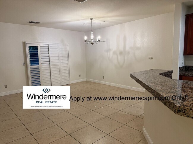 Building Photo - Hampton Village Beauty, A Very Desired Floor Plan!