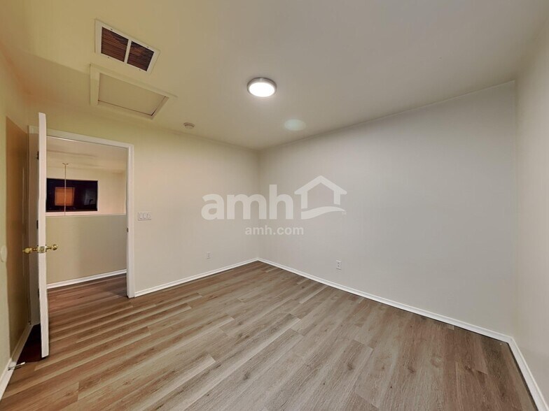 Building Photo - 3799 E Ironhorse Rd