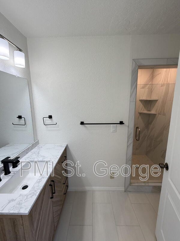 Building Photo - 2506 W Grandview Dr