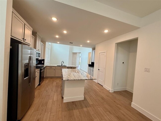 Building Photo - 31015 Myers Hvn Ln