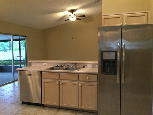 Building Photo - 15920 Lake Orienta Ct