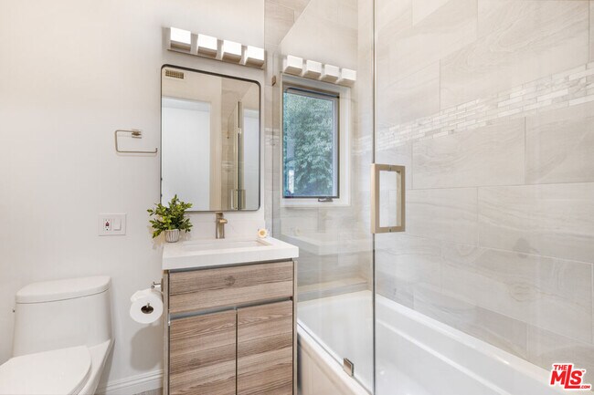 Building Photo - 11037 Anzio Rd