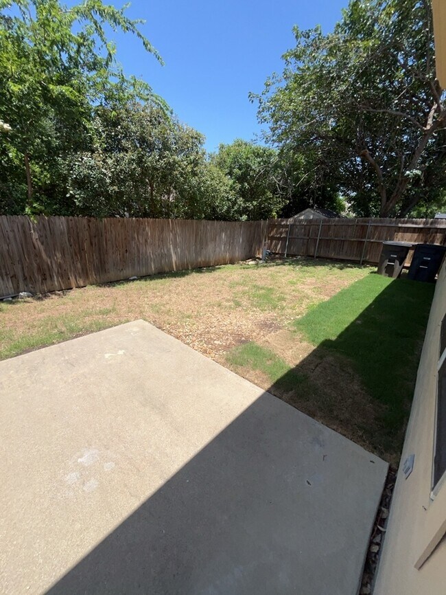 Building Photo - Remodeled & updated! 4/2/2