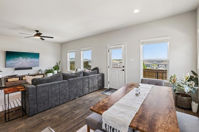 Building Photo - 11604 Comano Dr