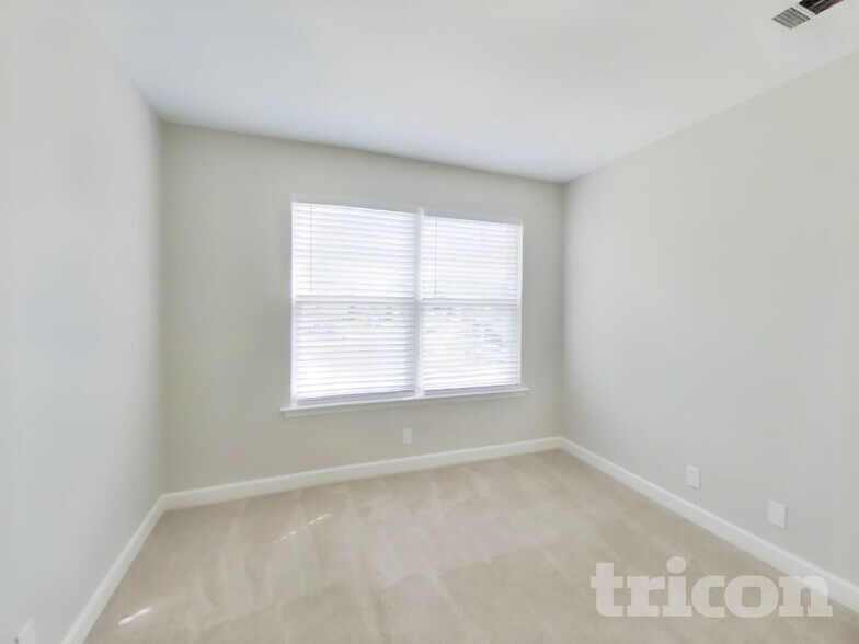 Building Photo - 1629 Good Day Ct