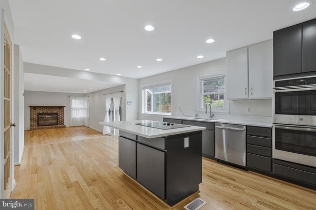 Building Photo - 2689 Glencroft Rd