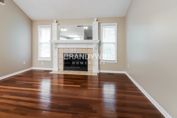 Building Photo - 106 W Laredo Trail