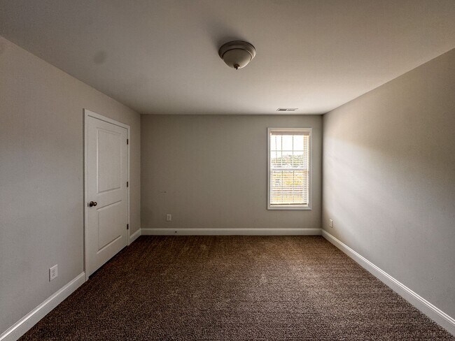 Building Photo - Stunning 4 Bed 2.5 Bath Home in Moore County