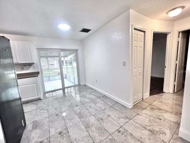 Building Photo - 3409 Vorden St