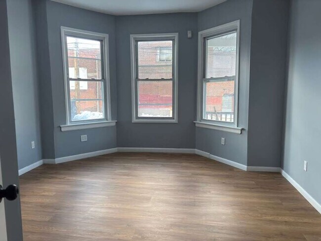 Building Photo - 112 S 15th St