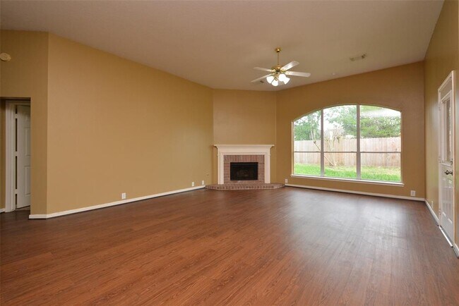 Building Photo - 2931 Sunbird Dr