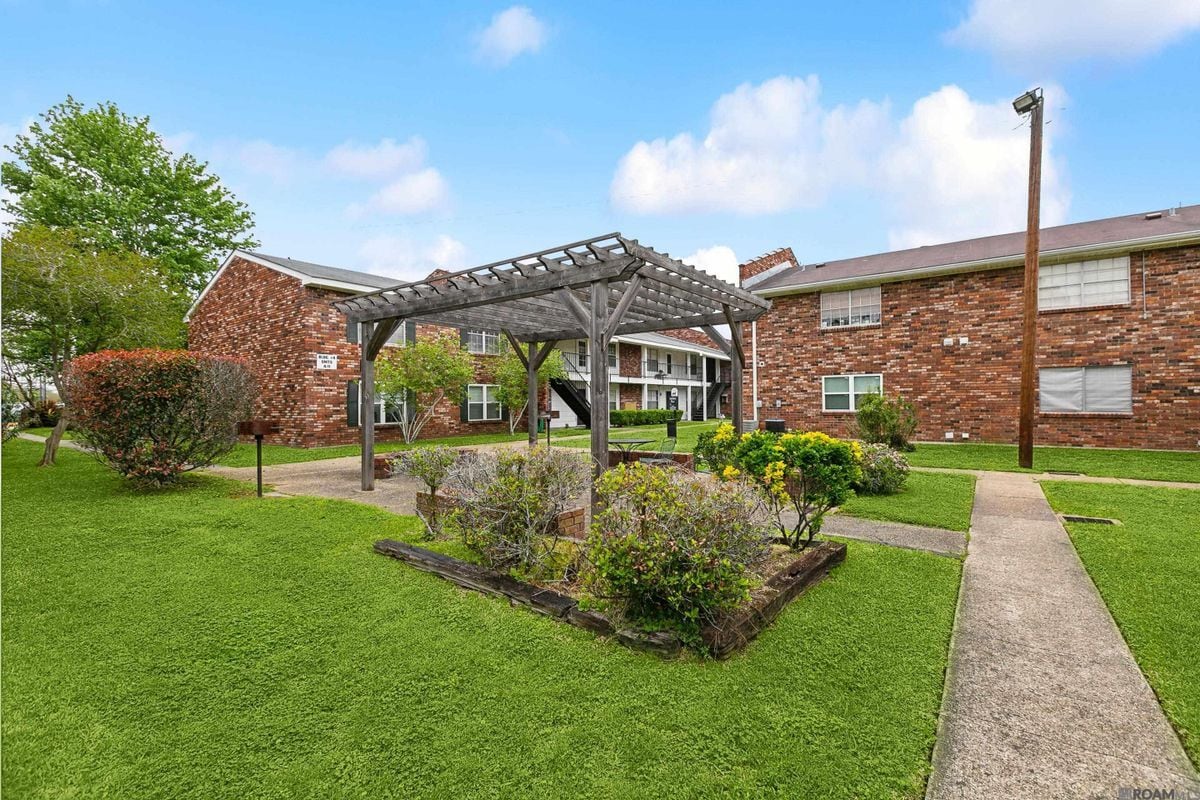 Building Photo - 1701 Lobdell Ave