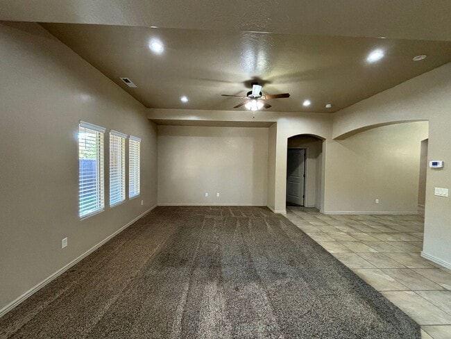 Building Photo - Beautiful Home In Cottam Fields!