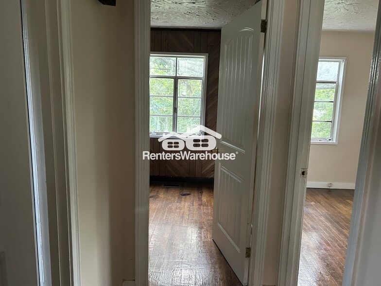 Building Photo - 1520 17th Way SW