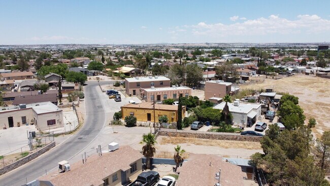 Building Photo - 8903 Old County Dr