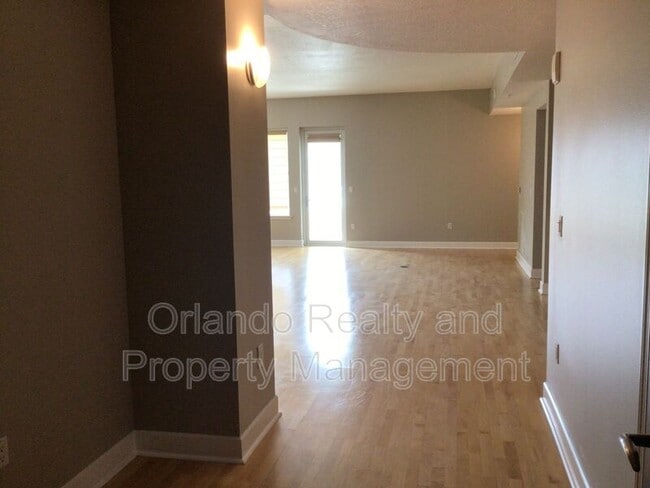 Building Photo - 100 S Eola Dr