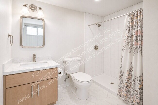 Building Photo - 3018 Alencastre Pl