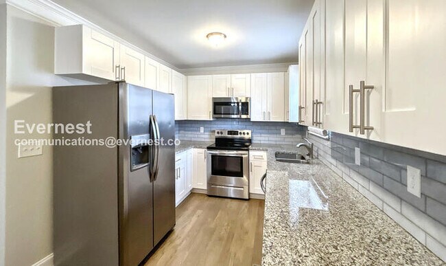 Building Photo - 116 Park Ave SE