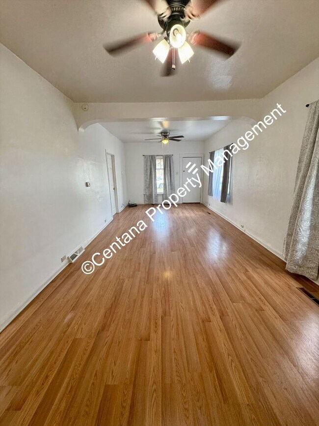 Building Photo - 1528 A St