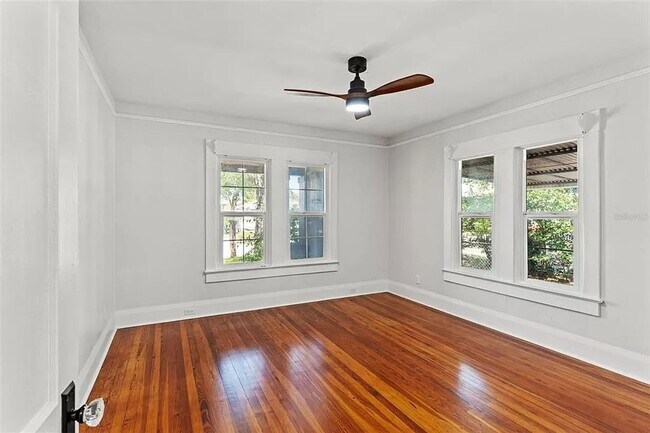 Building Photo - Seminole Heights updated bungalow