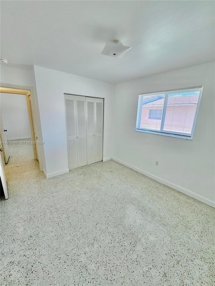 Building Photo - 626 W 17th St