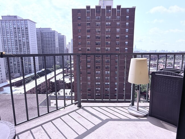 Building Photo - 3660 N Lake Shore Dr