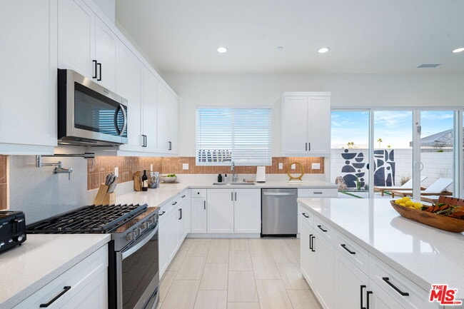 Building Photo - 1605 Candela Ct