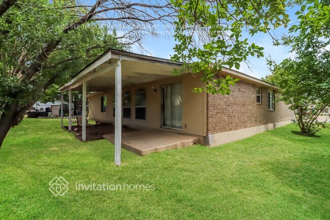 Building Photo - 2604 Hill Street Cove