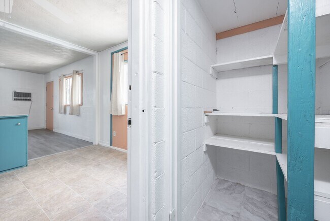 Building Photo - Charming 2-Bedroom Home in Aztec, NM - Per...