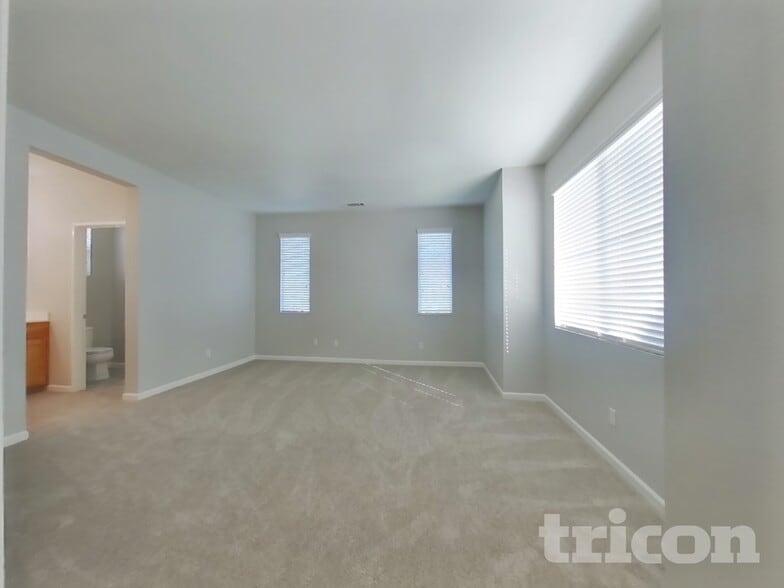 Building Photo - 1895 Bramblewood Dr