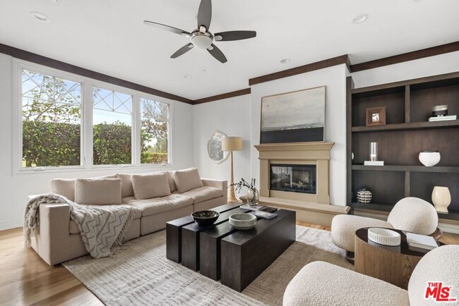 Building Photo - 6241 Crescent Park W