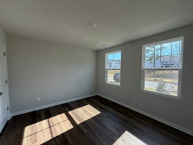 Building Photo - Carolina Springs 2