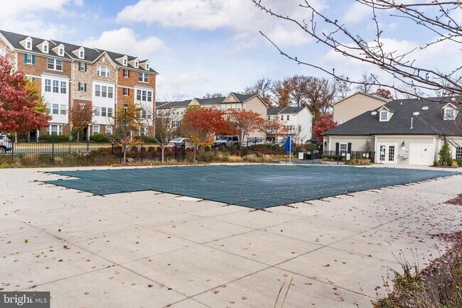 Building Photo - 25621 Pleasant Valley Rd