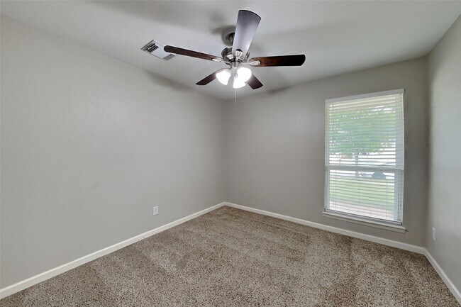 Building Photo - 29107 Sedgefield St