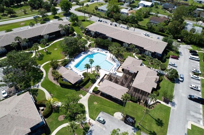 Building Photo - 44 Club House Dr