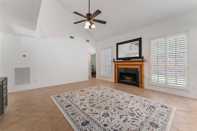 Building Photo - 5614 Whisper Ridge Dr