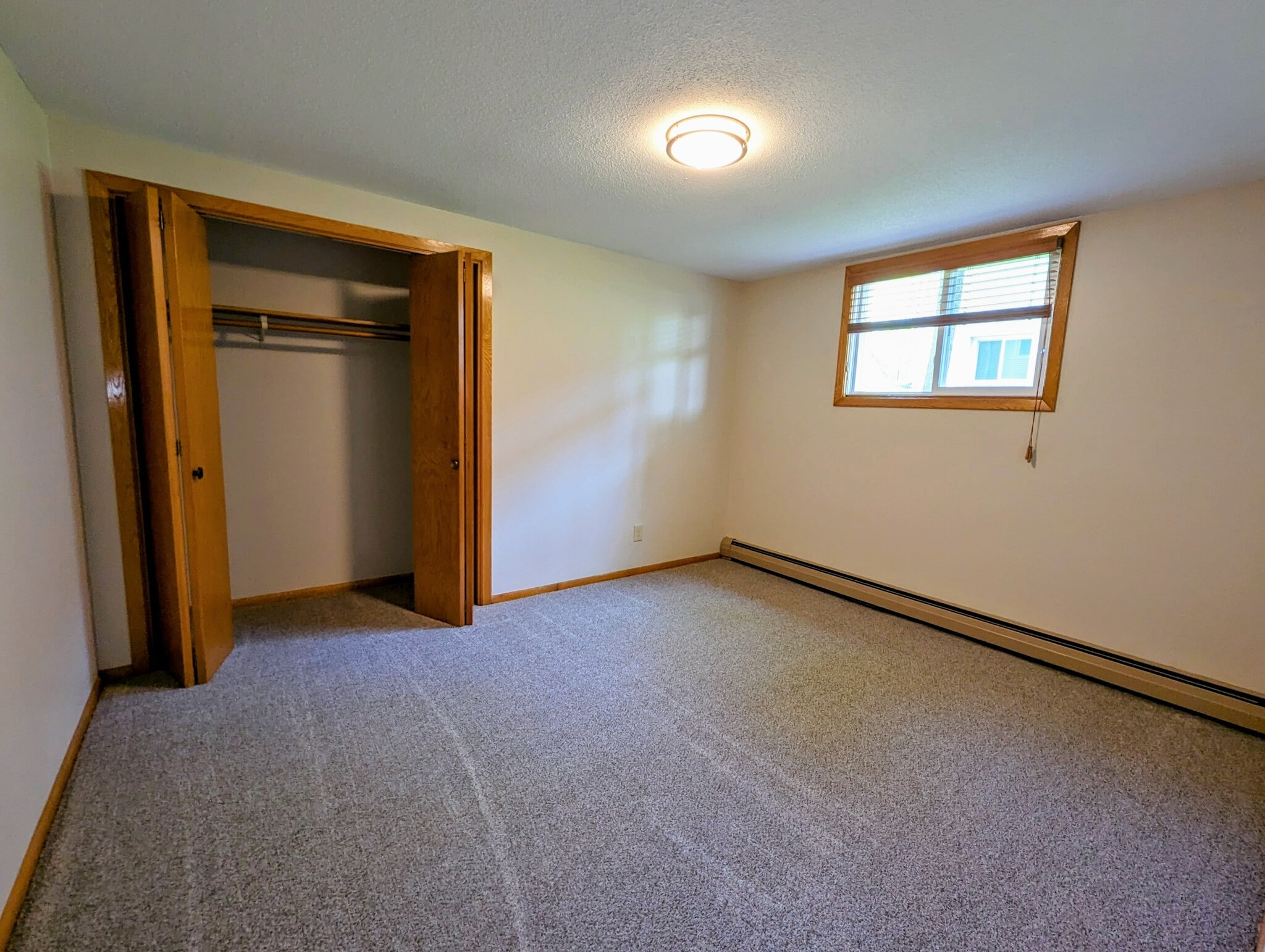 Building Photo - 807 W 3rd St