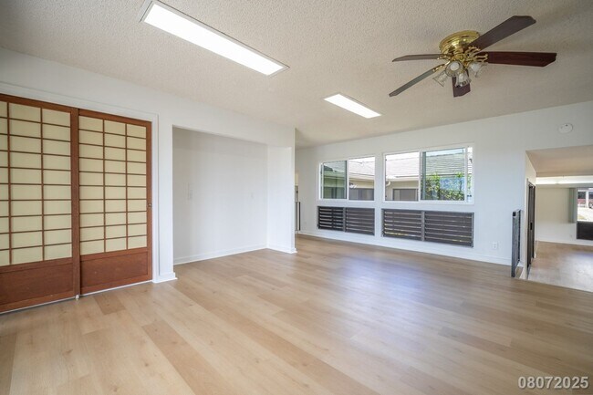 Building Photo - Newly Renovated 3 BD/2 BA Home with 2 Car ...