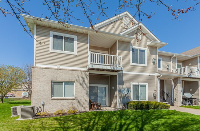 Building Photo - 1340 SE Florence Dr