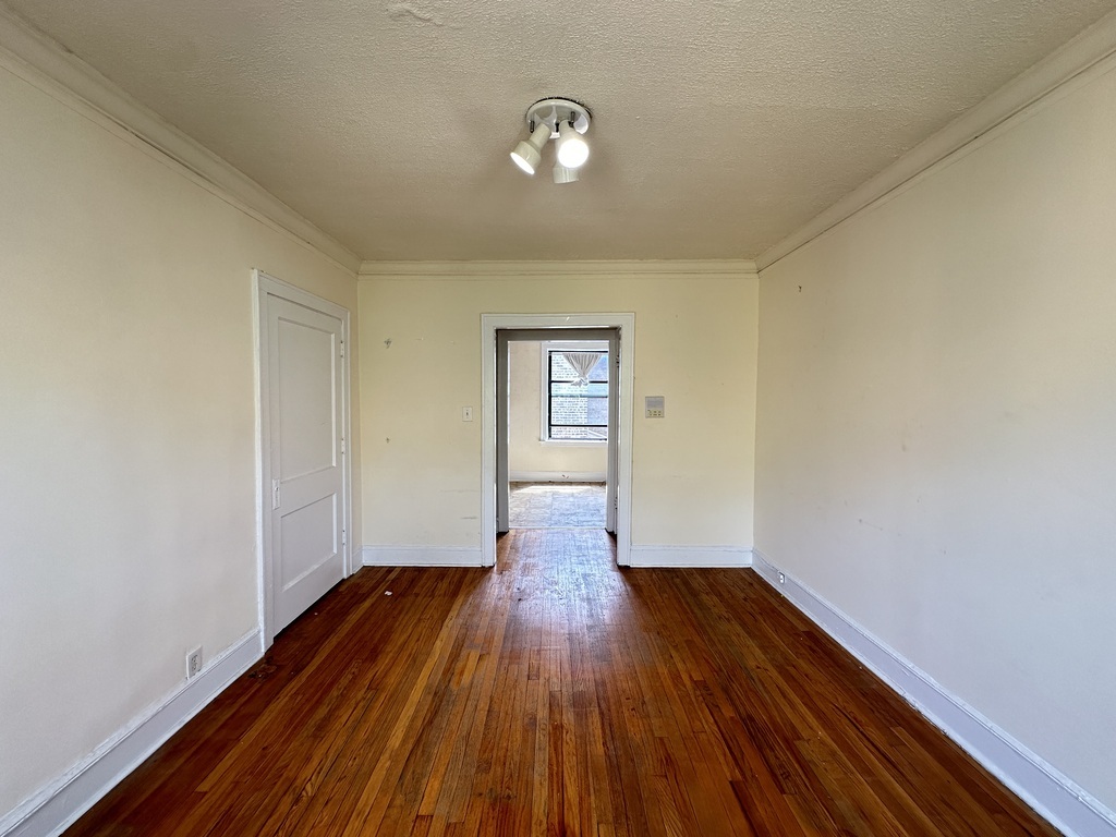 Building Photo - 2332 N Spaulding Ave