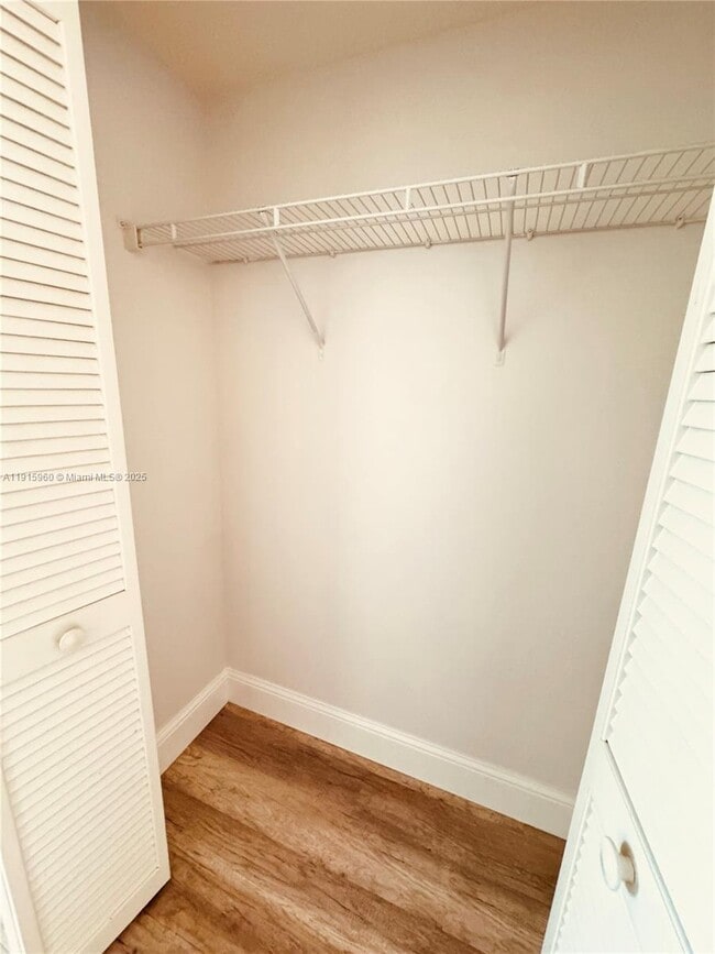 Building Photo - 19501 W Country Club Dr