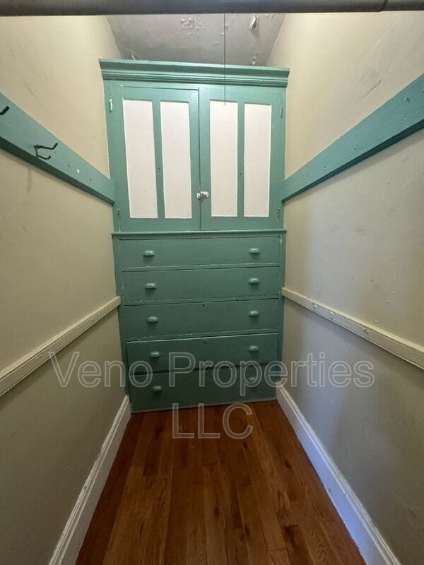 Building Photo - 16 2nd St