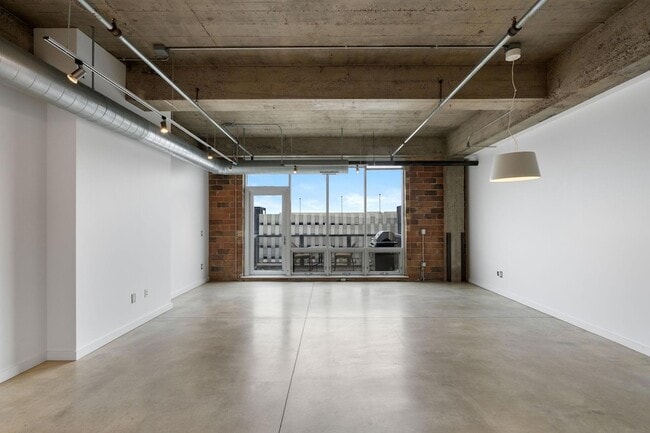 Building Photo - 901 N 3rd St