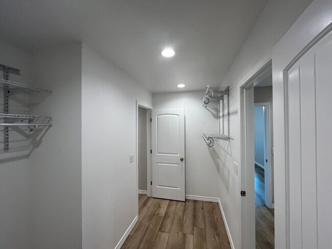 Building Photo - Beautiful Nearly New 3 Bed Home In Willard School District