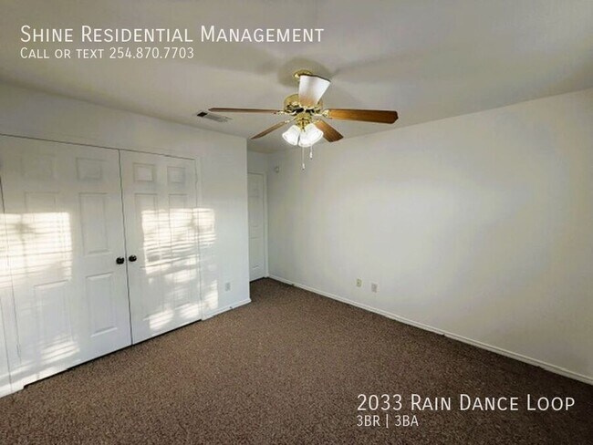 Building Photo - 2033 Rain Dance Loop