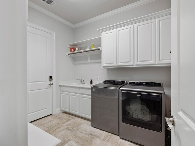 Building Photo - 2419 Portwood Way